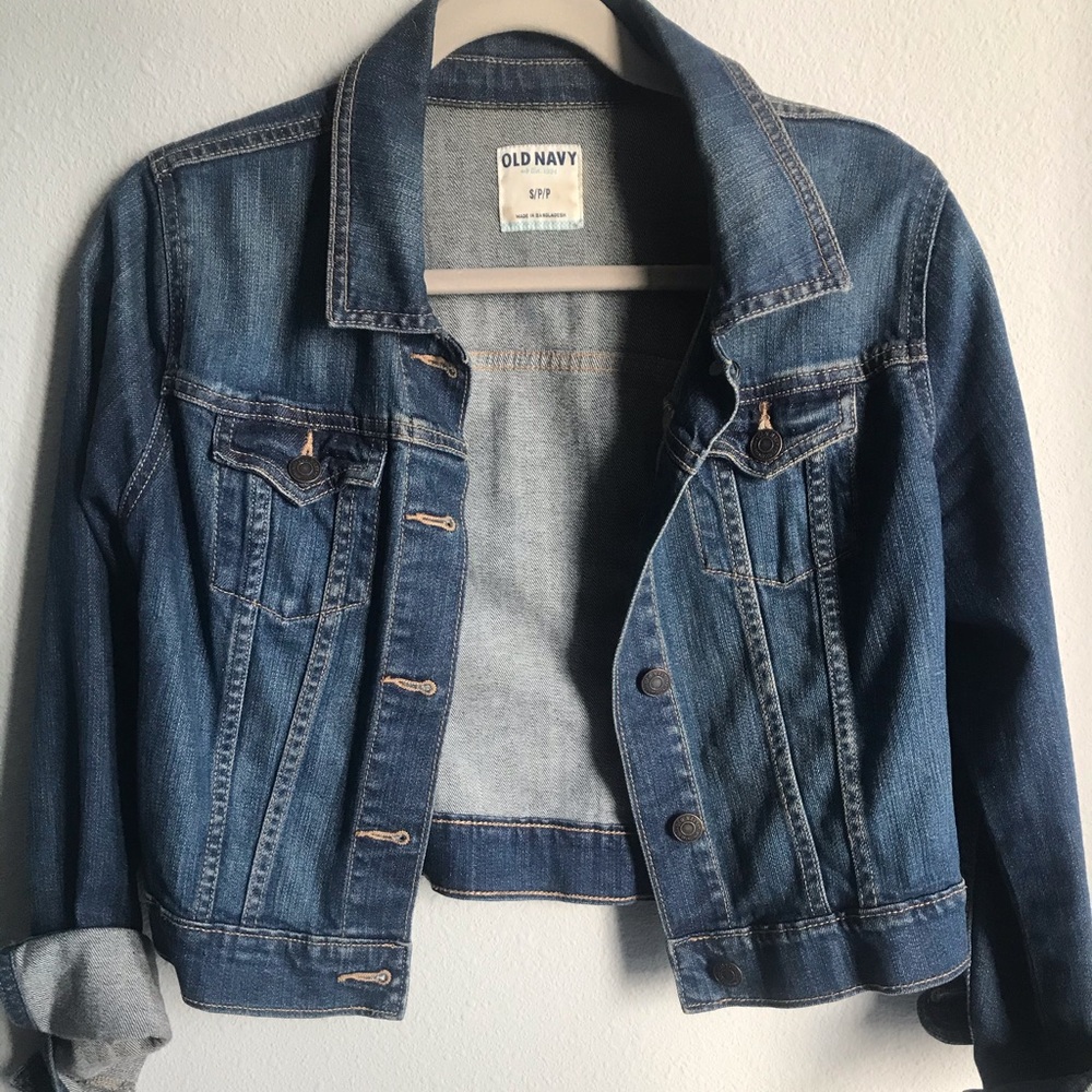 Cropped denim jacket
